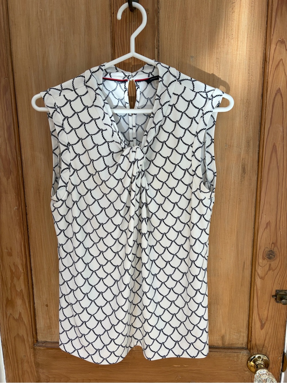 Tommy Hilfiger White Sleeveless Scallop-Print Camisole